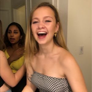 Meet your Posher, Laney